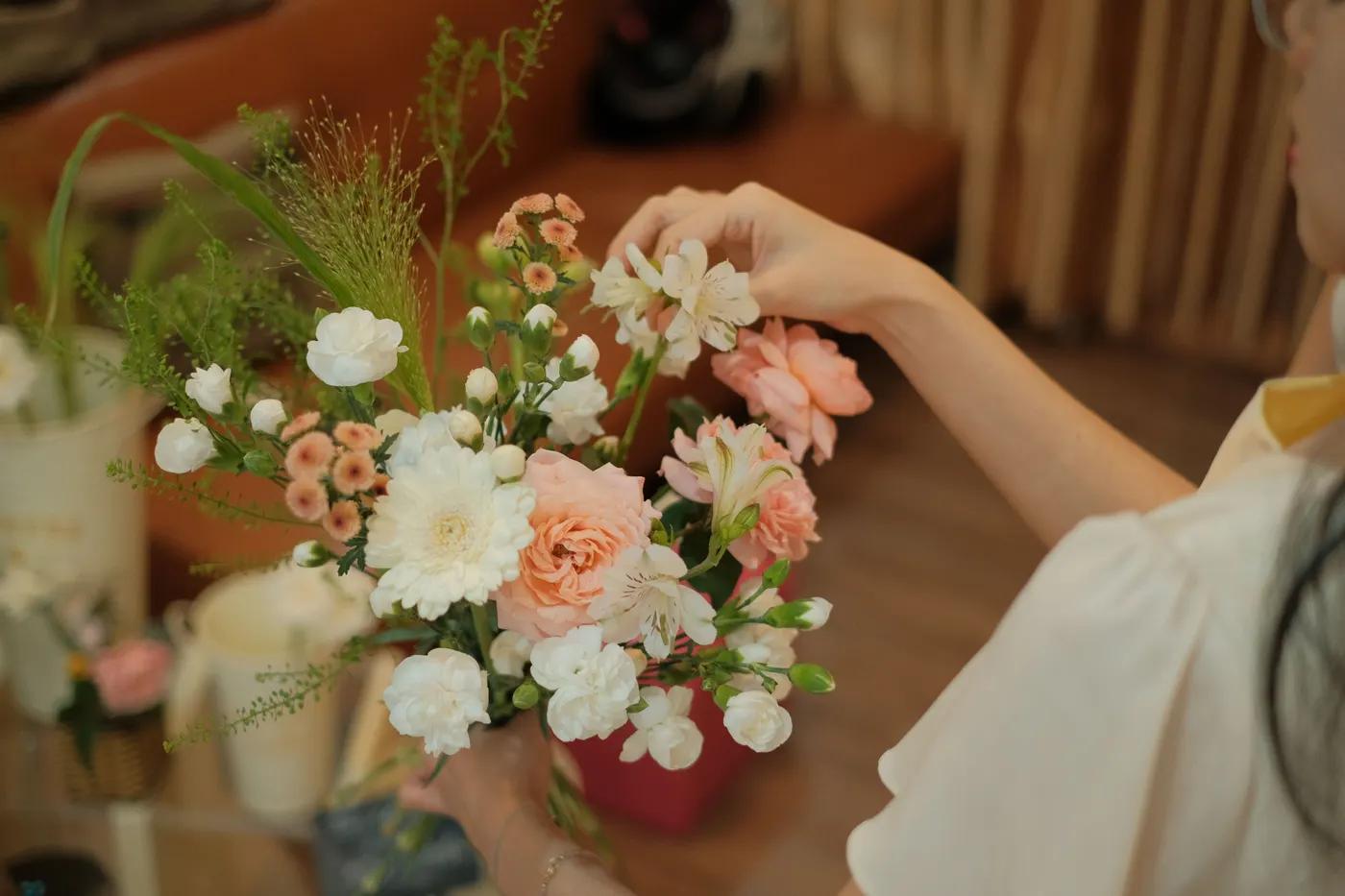 Birth Flower Gifts by Month: A Complete Guide