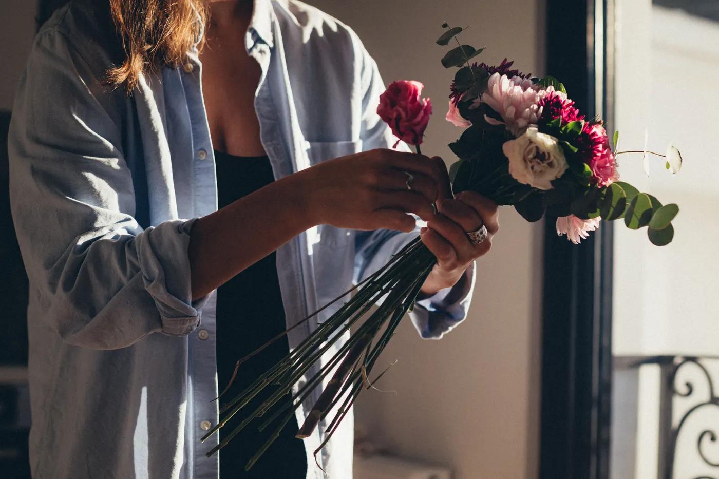 Allergy-Friendly Flowers: What to Send When Pollen Is a Problem